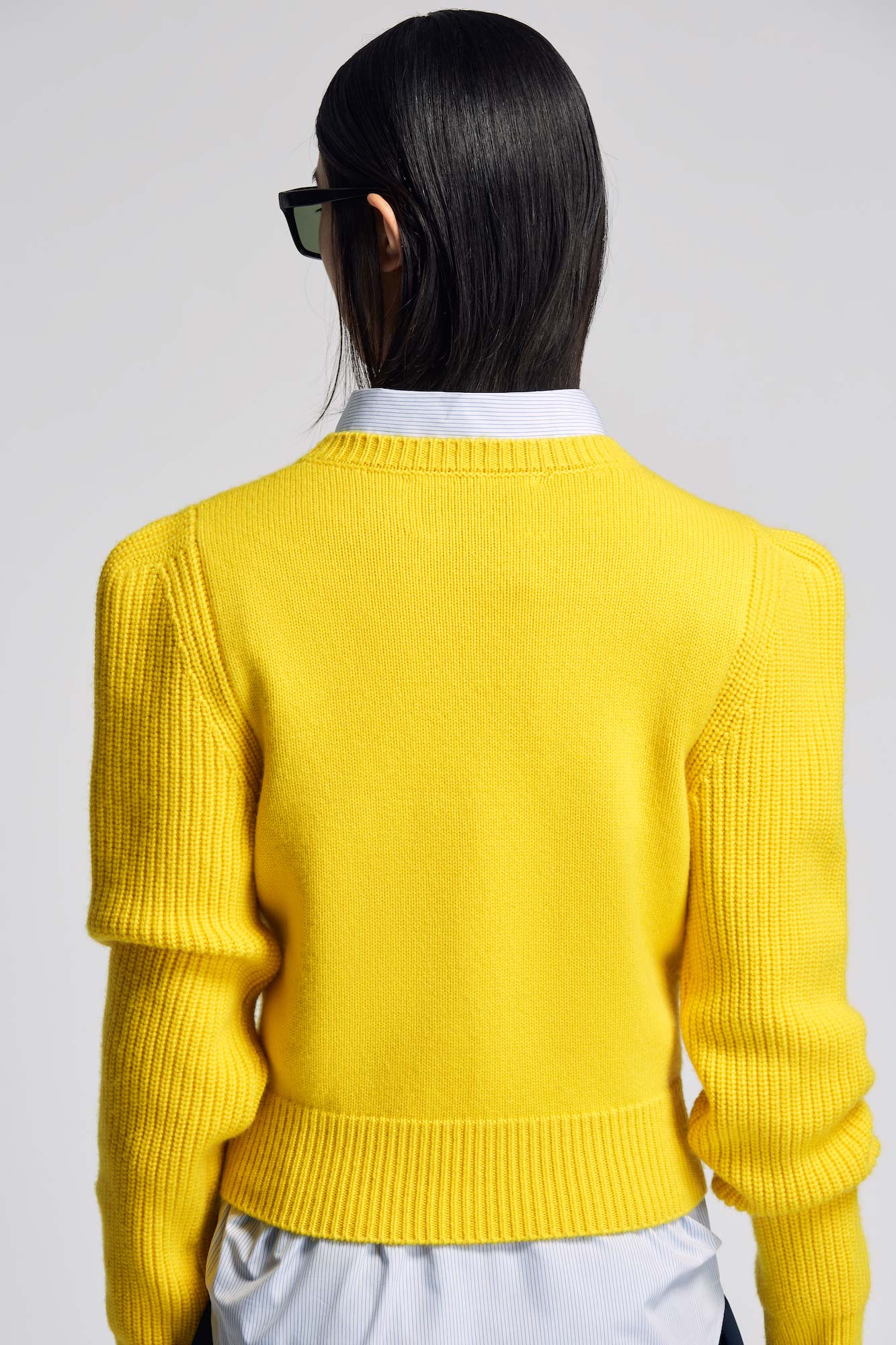 Round neck cashmere knit sweater